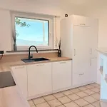 Hoeri-nest Garten-wohnung 아파트