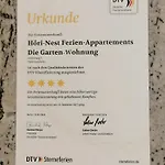 Hoeri-nest Garten-wohnung 아파트