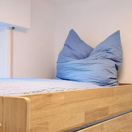 Апартаменты Hoeri-nest Garten-wohnung Гайнхофен